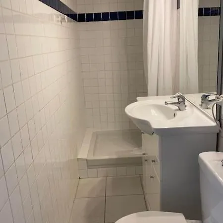 Joli En Plein Centre - Apartment *